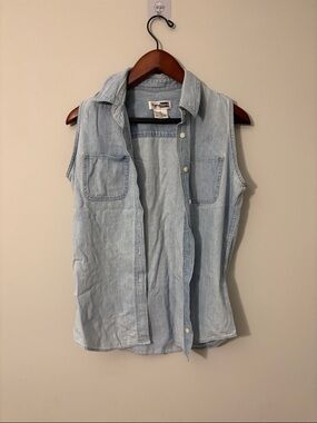 Vintage Light Blue Sleeveless Denim Button-Down Shirt